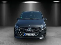 Graphitgrau Gebraucht 2025 Mercedes V250 AMG line Van / Kleinbus | 80.801 €