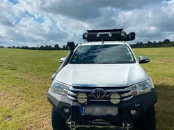 Weiß Gebraucht 2017 Toyota HiLux Abholung | 38.900 €