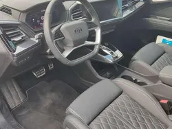 Schwarz Gebraucht 2023 Audi Q4 e-tron S-Line SUV | 44.000 € (Fairer Preis)