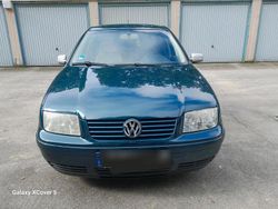 Grün Gebraucht 2004 VW Bora Limousine | 3.950 €