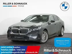 Sophistograu Gebraucht 2024 BMW 520 Comfort Edition Limousine | 54.950 € (Fairer Preis)