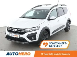 Weiß Gebraucht 2024 Dacia Jogger Expression Van / Kleinbus | 19.440 € (Fairer Preis)