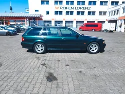 Grün Gebraucht 2001 BMW 520 Lifestyle Kombi | 1.100 € (Superpreis)