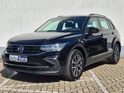 Deep black perleffekt (metallic) Gebraucht 2023 VW Tiguan Life SUV | 28.990 € (Guter Preis)
