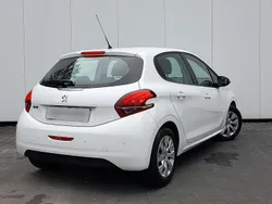 Gebraucht 2017 Peugeot 208 Active Kleinwagen | 9.910 € (Etwas zu teuer)