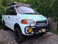 Weiß Gebraucht 1994 Mitsubishi Space Gear Van / Kleinbus | 16.500 €