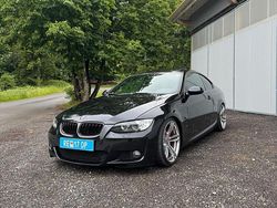 Schwarz Gebraucht 2010 BMW 335 Shadowline Coupé | 21.500 €