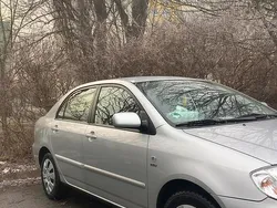 Grau Gebraucht 2002 Toyota Corolla Limousine | 4.500 € (Teuer)