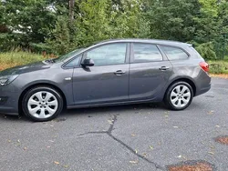 Grau Gebraucht 2016 Opel Astra Edition Kombi | 5.900 € (Guter Preis)