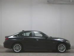 Black sapphire metallic Gebraucht 2021 BMW 320e Advantage Limousine | 23.980 € (Fairer Preis)