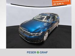 Aquamarinblau metallic Gebraucht 2022 VW Passat GTE Kombi | 25.440 € (Fairer Preis)