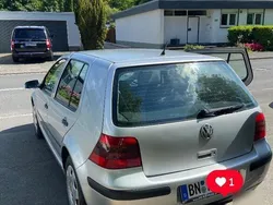 Silber Gebraucht 2001 VW Golf IV Kleinwagen | 2.000 € (Fairer Preis)