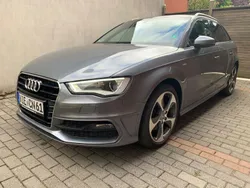 Grau Gebraucht 2015 Audi A3 Sportback S-Line Limousine | 11.400 € (Guter Preis)