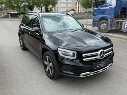 Mercedes GLB220