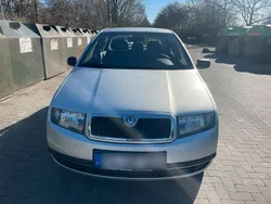 Grau Gebraucht 2003 Skoda Fabia Limousine | 1.750 € (Fairer Preis)