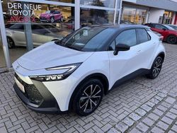 Platinum white pearl / schwarz Neu 2025 Toyota C-HR SUV | 33.450 € (Guter Preis)