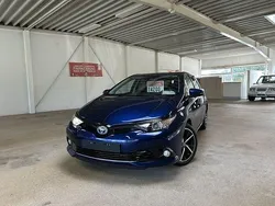 Oxygenblau mica Gebraucht 2017 Toyota Auris Hybrid Team Limousine | 14.200 € (Guter Preis)