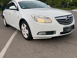Weiß Gebraucht 2009 Opel Insignia Limousine | 3.499 € (Fairer Preis)