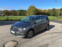 Grau Gebraucht 2017 VW Touran Sound Van / Kleinbus | 18.900 € (Fairer Preis)