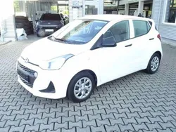 Weiss Gebraucht 2019 Hyundai i10 Kleinwagen | 9.445 €