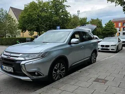 Gebraucht 2015 Mitsubishi Outlander SUV | 11.000 €