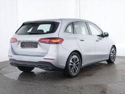 Gebraucht 2024 Mercedes B200 Van / Kleinbus | 31.880 € (Fairer Preis)