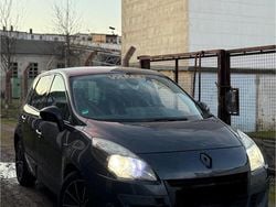 Schwarz Gebraucht 2011 Renault Scénic III Bose Edition Van / Kleinbus | 2.999 € (Guter Preis)