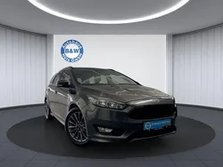 Grau Gebraucht 2017 Ford Focus ST-Line Limousine | 7.499 € (Guter Preis)