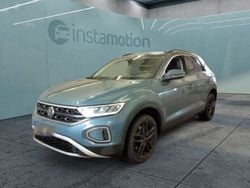Blau Gebraucht 2023 VW T-Roc Life SUV | 27.600 € (Fairer Preis)