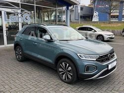 Grün Gebraucht 2024 VW T-Roc Move SUV | 25.990 € (Guter Preis)