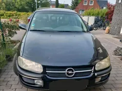 Schwarz Gebraucht 1998 Opel Omega Kombi | 1.900 €