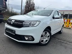 Weiß Gebraucht 2017 Dacia Sandero Lauréate Kleinwagen | 7.890 € (Guter Preis)