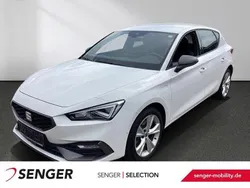 Weiss Gebraucht 2021 Seat Leon FR Limousine | 22.890 € (Fairer Preis)
