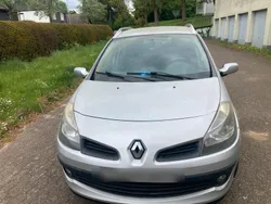 Grau Gebraucht 2008 Renault Clio II Kleinwagen | 1.100 € (Guter Preis)