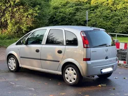 Silber Gebraucht 2004 Opel Meriva Van / Kleinbus | 2.000 € (Fairer Preis)