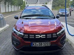 Rot Gebraucht 2022 Dacia Jogger Extreme Limousine | 17.900 € (Guter Preis)