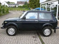Grün Gebraucht 2014 Lada Taiga SUV | 8.200 € (Fairer Preis)