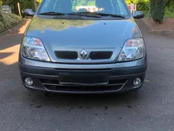 Grau Gebraucht 2003 Renault Scénic Van / Kleinbus | 1.700 € (Fairer Preis)