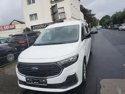 Weiß Gebraucht 2022 Ford Tourneo Titanium Van / Kleinbus | 22.499 € (Etwas zu teuer)