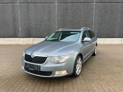 Grau Gebraucht 2012 Skoda Superb Elegance Kombi | 4.500 € (Guter Preis)