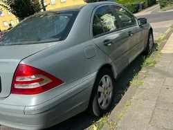 Silber Gebraucht 2002 Mercedes C180 Elegance Limousine | 1.000 € (Superpreis)