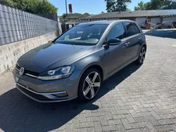 Grau Gebraucht 2017 VW Golf VII Comfortline Limousine | 13.800 € (Fairer Preis)