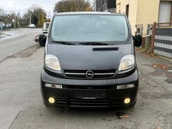 Schwarz Gebraucht 2004 Opel Vivaro Van / Kleinbus | 5.500 € (Etwas zu teuer)