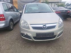 Grau Gebraucht 2008 Opel Zafira Van / Kleinbus | 2.000 € (Guter Preis)