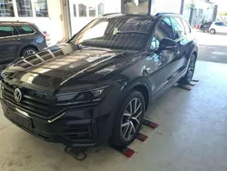 Deep black perleffekt Gebraucht 2020 VW Touareg R SUV | 50.660 € (Guter Preis)