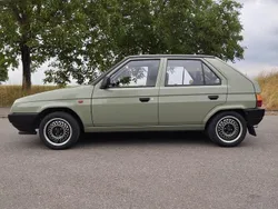 Grün Gebraucht 1990 Skoda Favorit Kleinwagen | 6.200 €