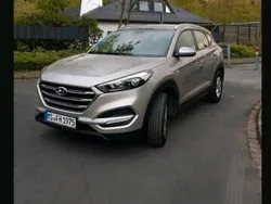 Grau Gebraucht 2018 Hyundai Tucson SUV | 15.000 € (Guter Preis)