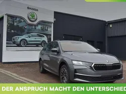Graphitegrau metallic Neu 2025 Skoda Octavia Tour Kombi | 33.950 € (Etwas zu teuer)