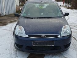 Blau Gebraucht 2003 Ford Fiesta Ghia Limousine | 900 € (Superpreis)