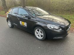 Schwarz Gebraucht 2017 Volvo V40 Kinetic Limousine | 7.950 € (Guter Preis)